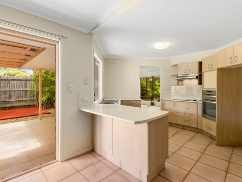 15 Whyalla Court, Helensvale QLD 4212