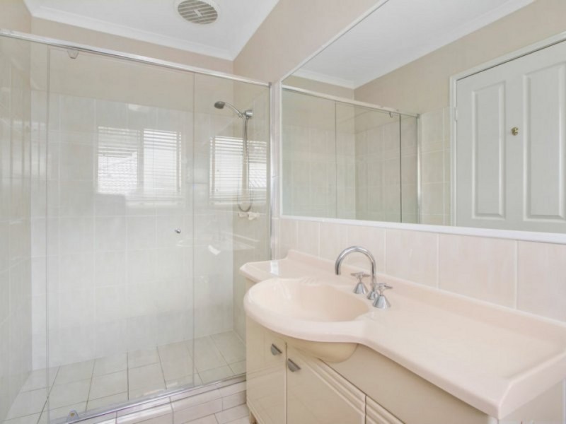 15 Whyalla Court, Helensvale QLD 4212