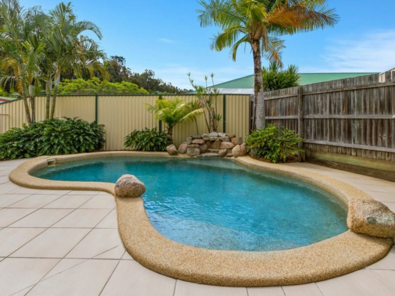 15 Whyalla Court, Helensvale QLD 4212