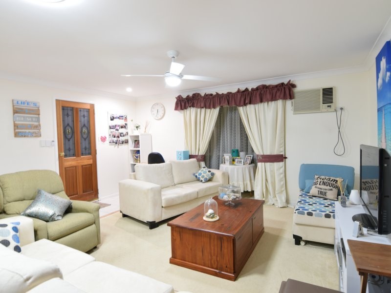 1/24 Nina Parade, Arundel QLD 4214