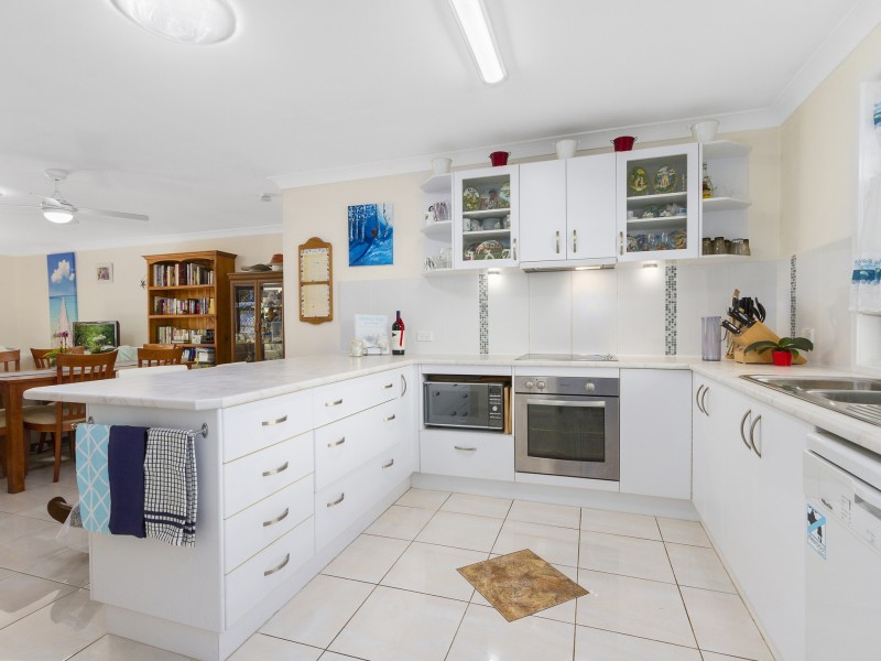 1/24 Nina Parade, Arundel QLD 4214