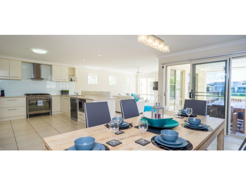 47 Coomera Court, Helensvale QLD 4212