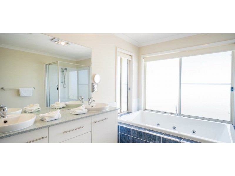 47 Coomera Court, Helensvale QLD 4212