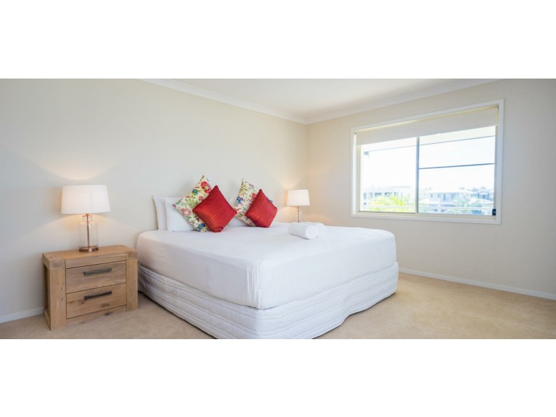 47 Coomera Court, Helensvale QLD 4212