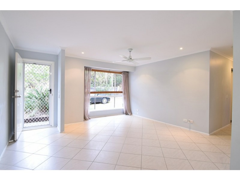 2/23 Chaplin Crescent, Oxenford QLD 4210