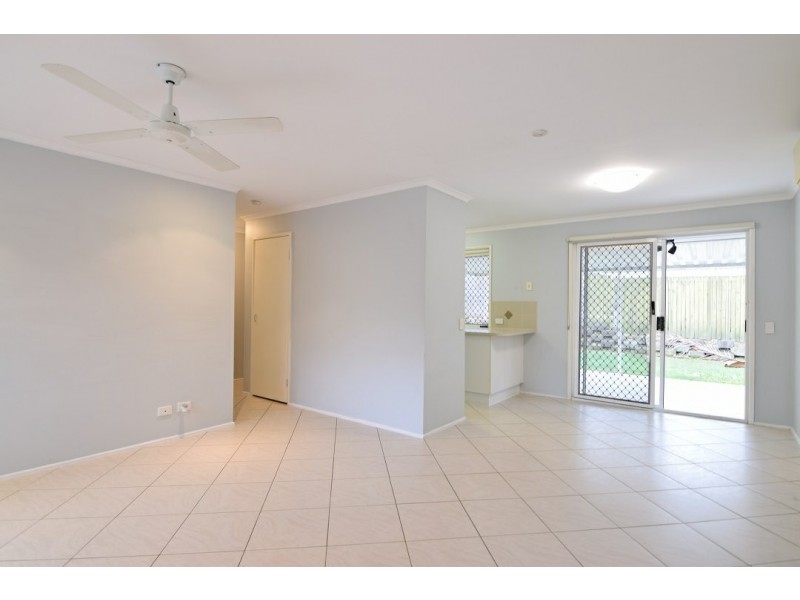 2/23 Chaplin Crescent, Oxenford QLD 4210