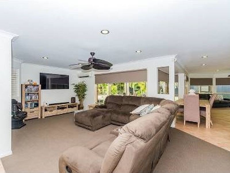 36 Urangan Court, Helensvale QLD 4212