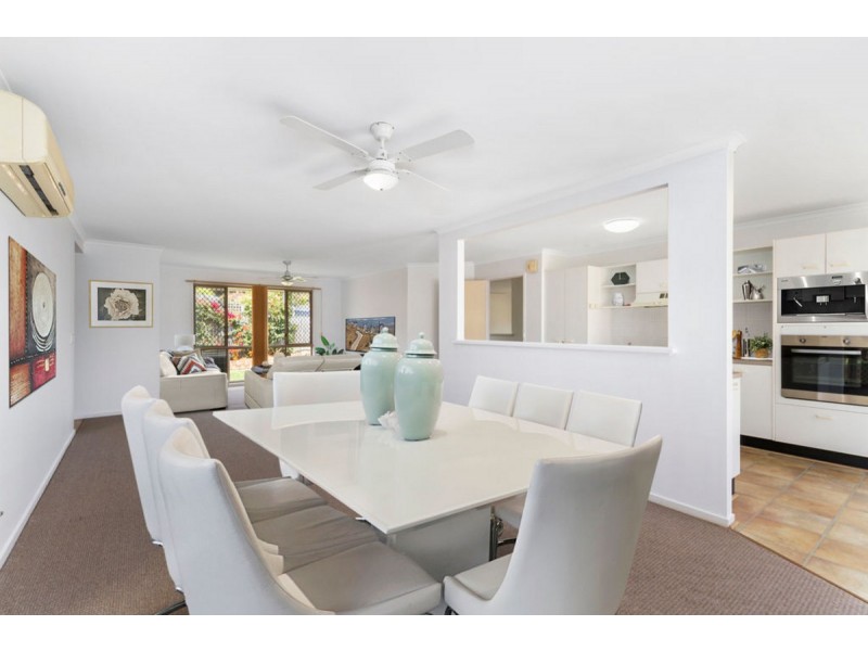 4 Maleny Place, Helensvale QLD 4212