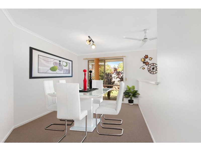 4 Maleny Place, Helensvale QLD 4212