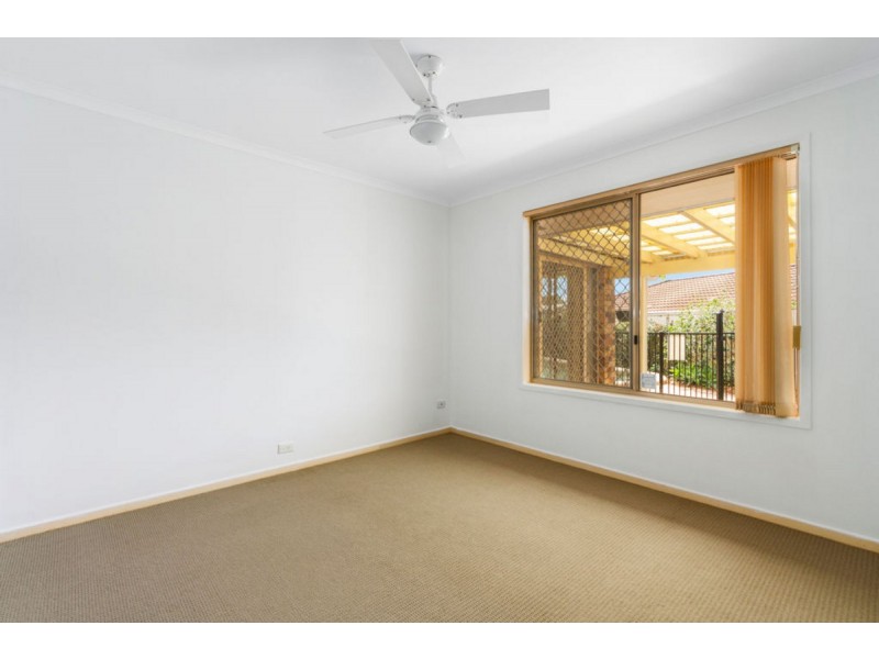 4 Maleny Place, Helensvale QLD 4212