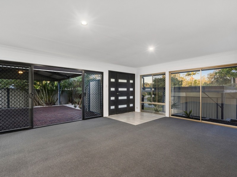 1 Calder Crescent, Helensvale QLD 4212