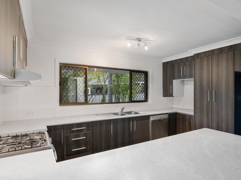 1 Calder Crescent, Helensvale QLD 4212
