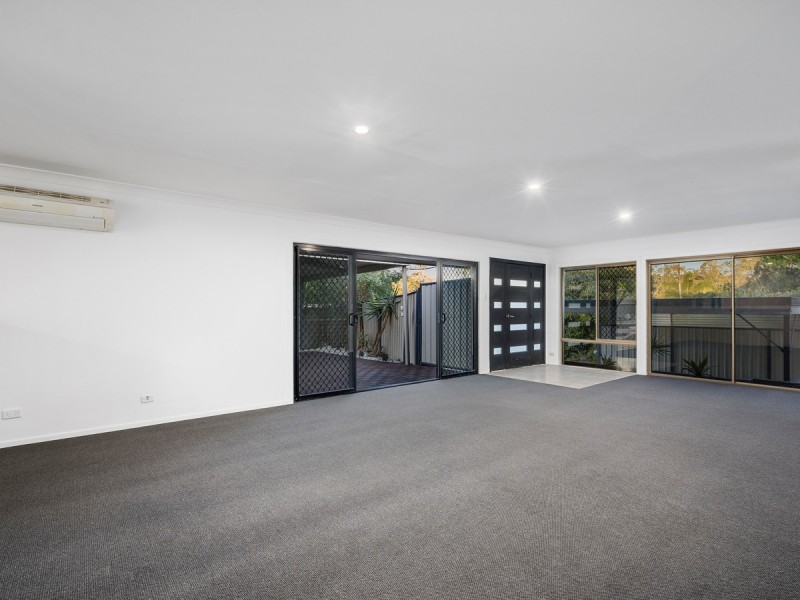 1 Calder Crescent, Helensvale QLD 4212