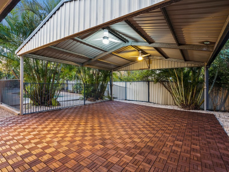 1 Calder Crescent, Helensvale QLD 4212
