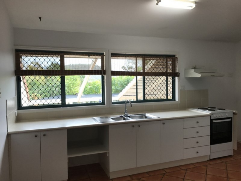 14 Mona Court, Pacific Pines QLD 4211