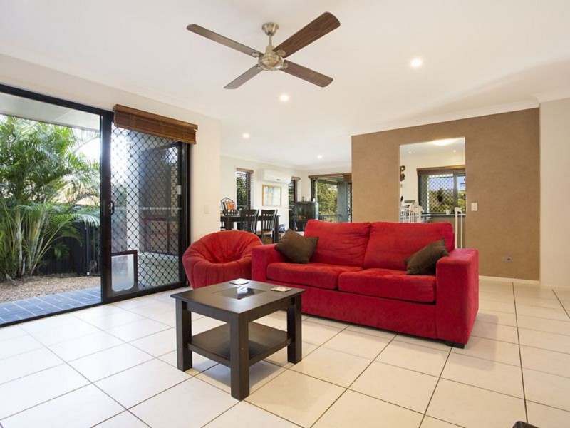 2 Nara Crescent, Oxenford QLD 4210