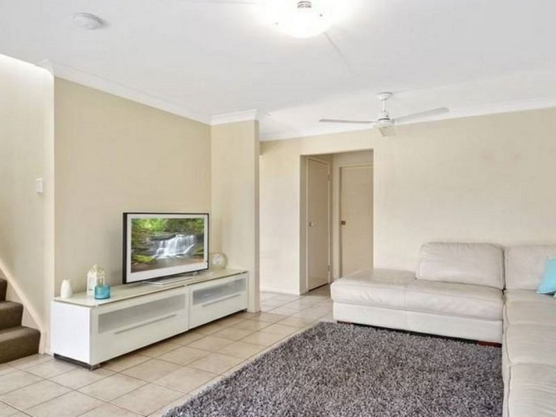 1/1 Ainsworth Street, Pacific Pines QLD 4211