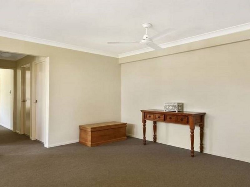 1/1 Ainsworth Street, Pacific Pines QLD 4211