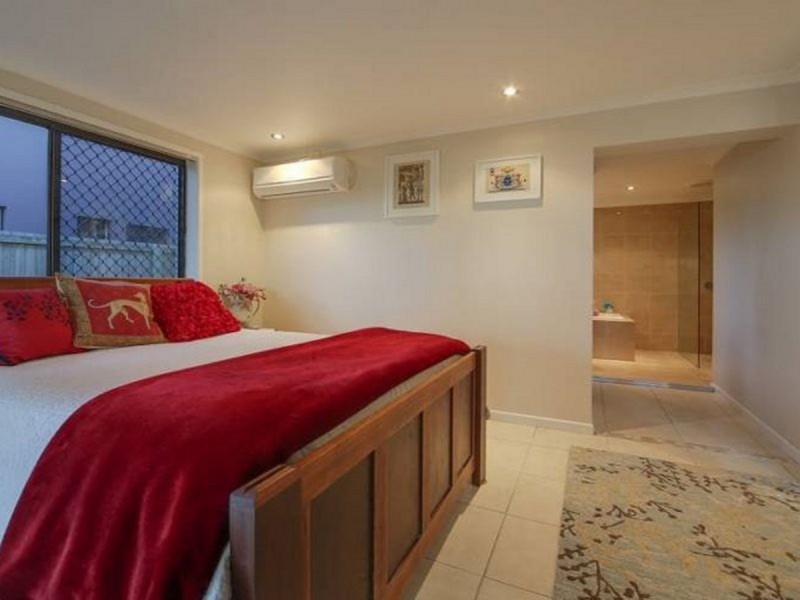 13 Shoe Street, Hope Island QLD 4212