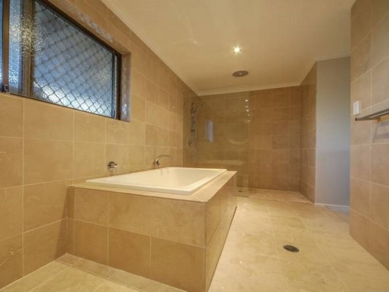 13 Shoe Street, Hope Island QLD 4212