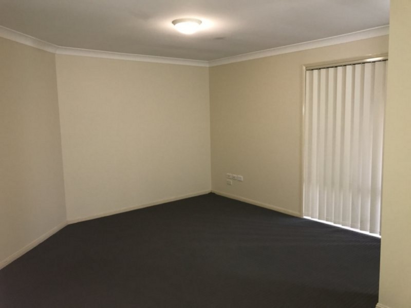 12 Kingman Court, Pacific Pines QLD 4211