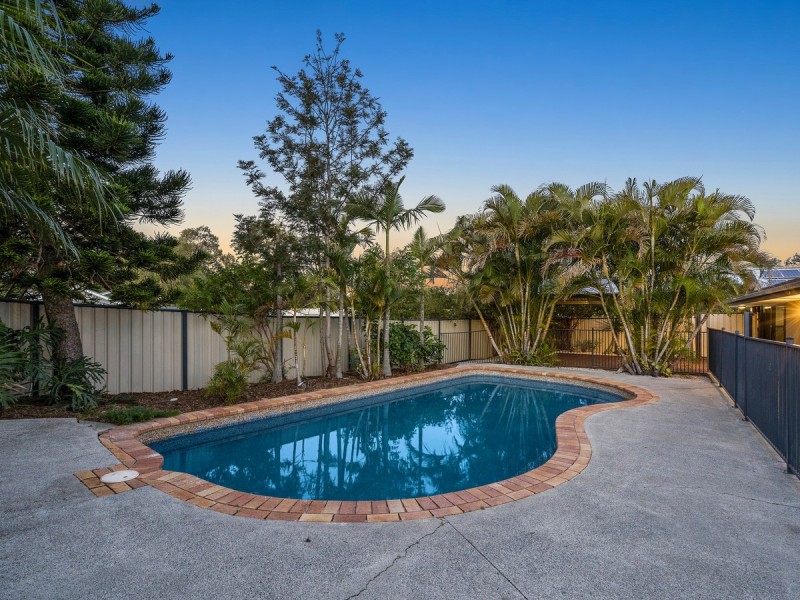 1 Calder Crescent, Helensvale QLD 4212