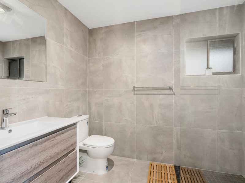 1 Calder Crescent, Helensvale QLD 4212