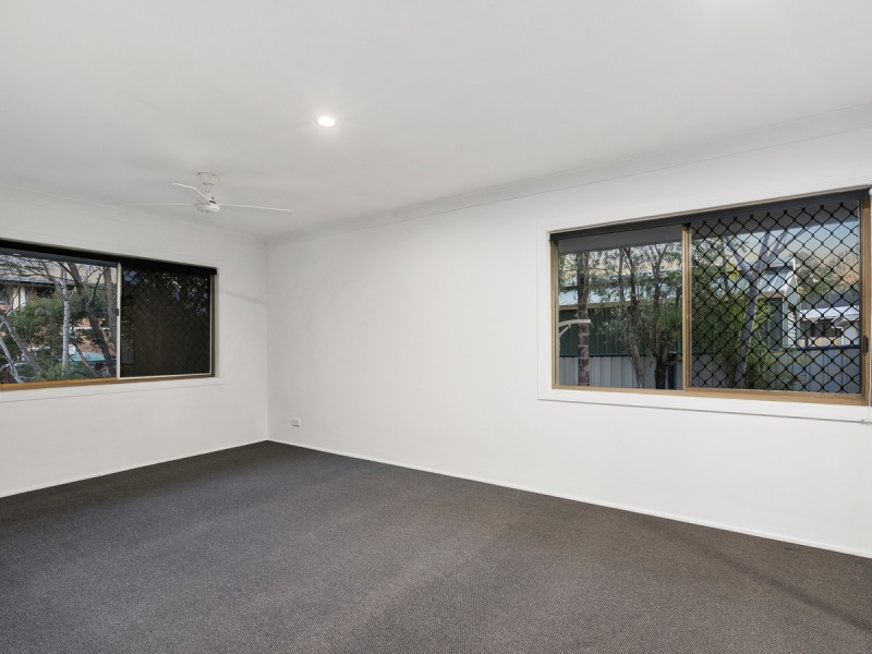 1 Calder Crescent, Helensvale QLD 4212