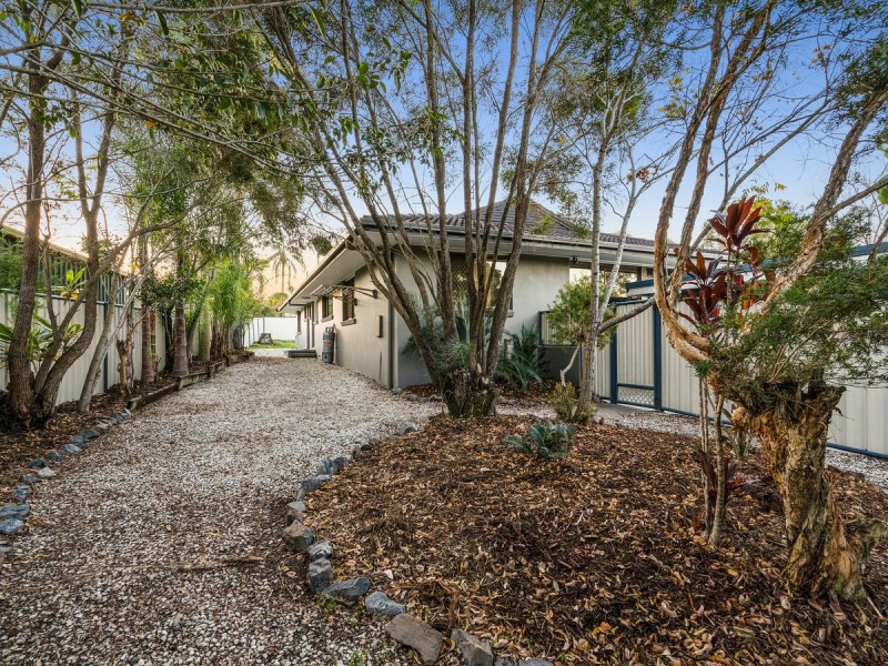 1 Calder Crescent, Helensvale QLD 4212