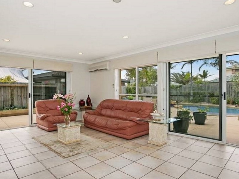 94 Monterey Keys Drive, Helensvale QLD 4212