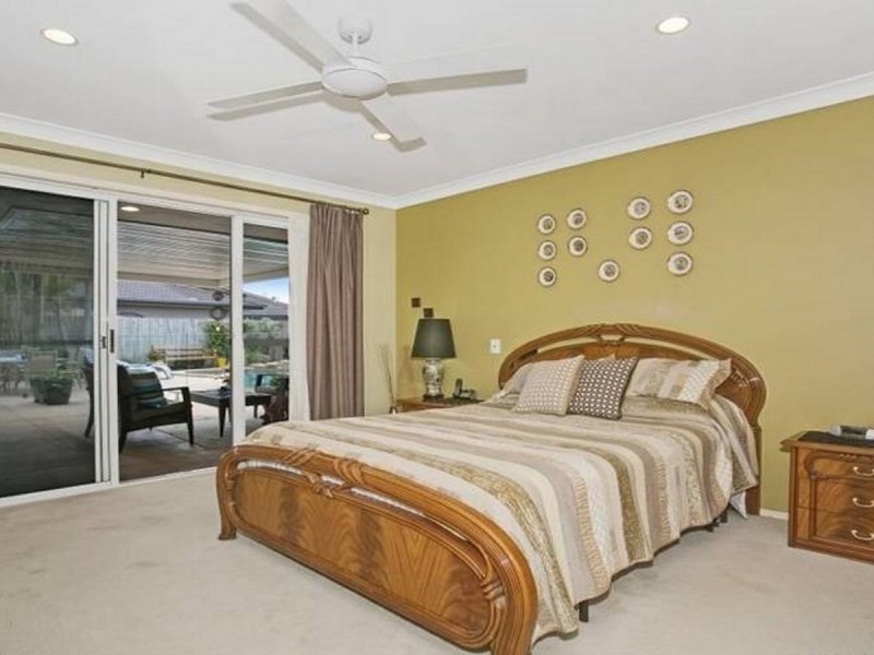 94 Monterey Keys Drive, Helensvale QLD 4212