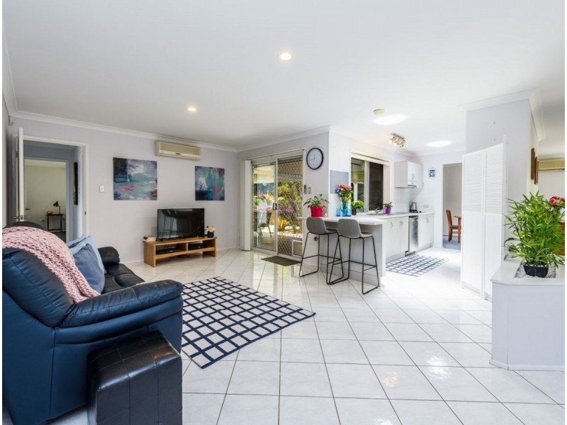 4 Corringle Close, Helensvale QLD 4212