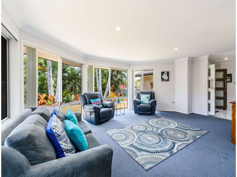 4 Corringle Close, Helensvale QLD 4212