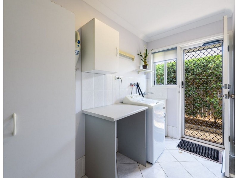 4 Corringle Close, Helensvale QLD 4212