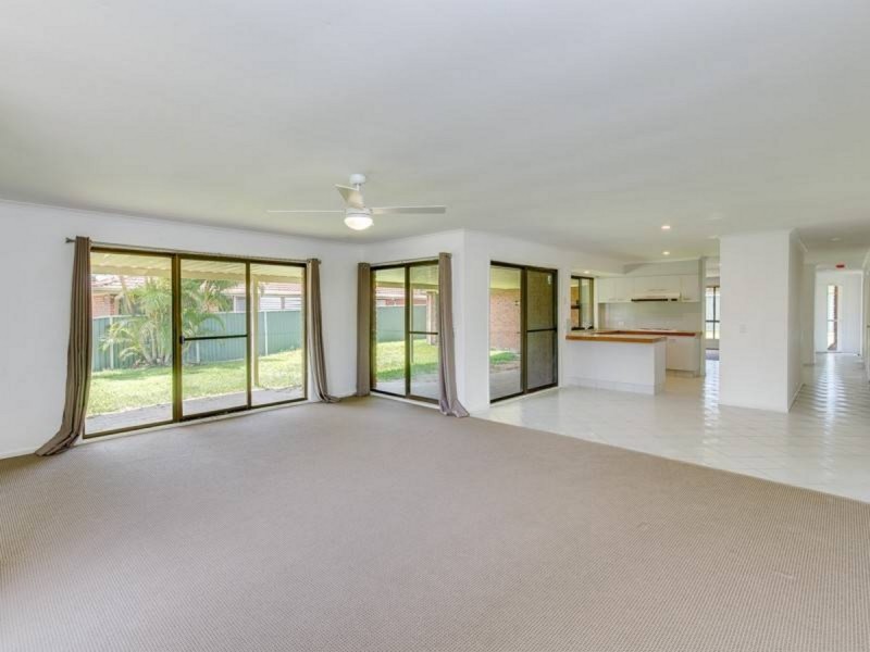 83 Parkes Drive, Helensvale QLD 4212