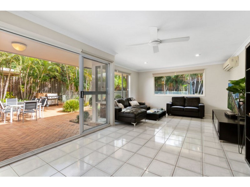 158 Mildura Drive, Helensvale QLD 4212