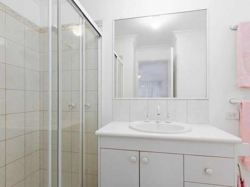 6 Creekview Street, Helensvale QLD 4212