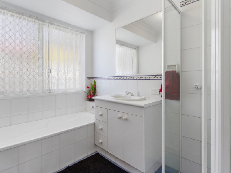 6 Creekview Street, Helensvale QLD 4212