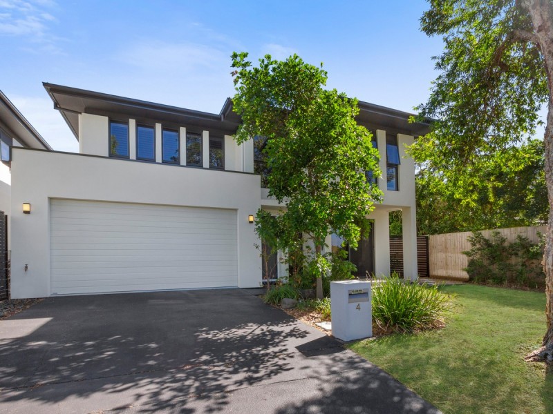 4 Hilltop Street, Labrador QLD 4215