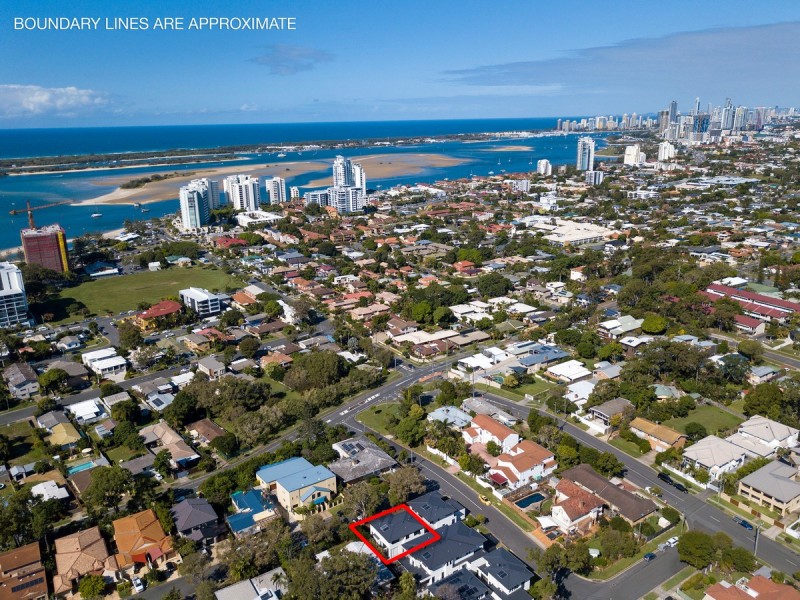 4 Hilltop Street, Labrador QLD 4215