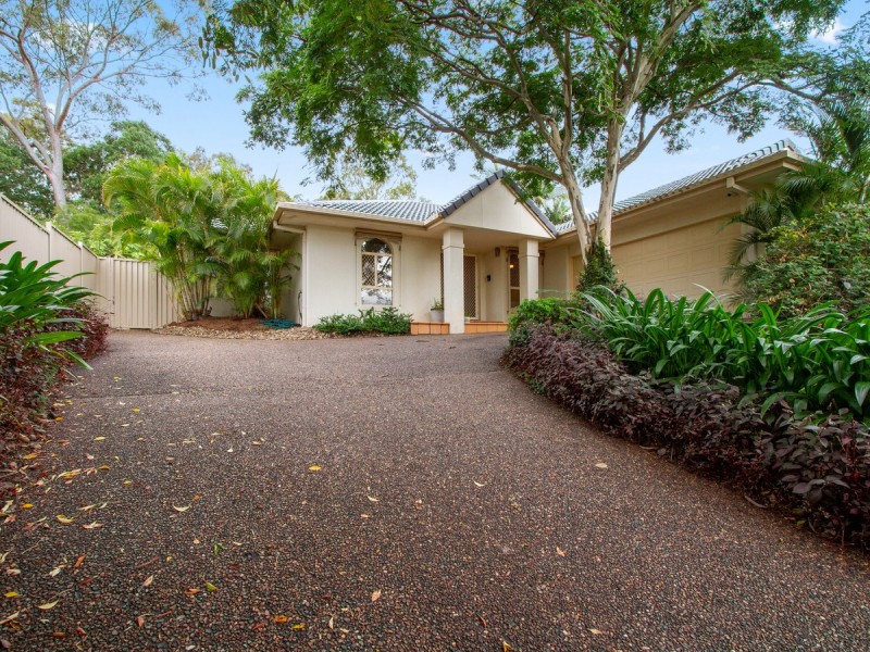 26 Edgeworth Place, Helensvale QLD 4212