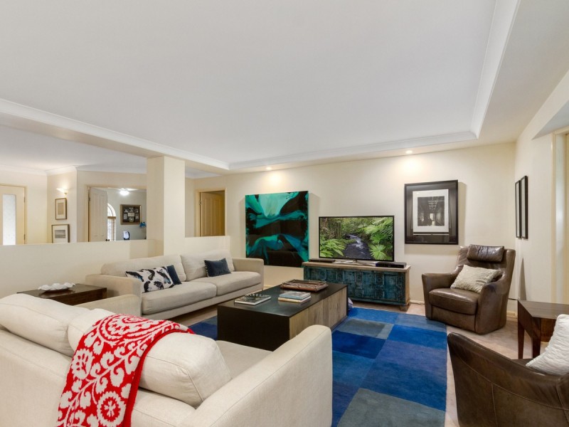 26 Edgeworth Place, Helensvale QLD 4212