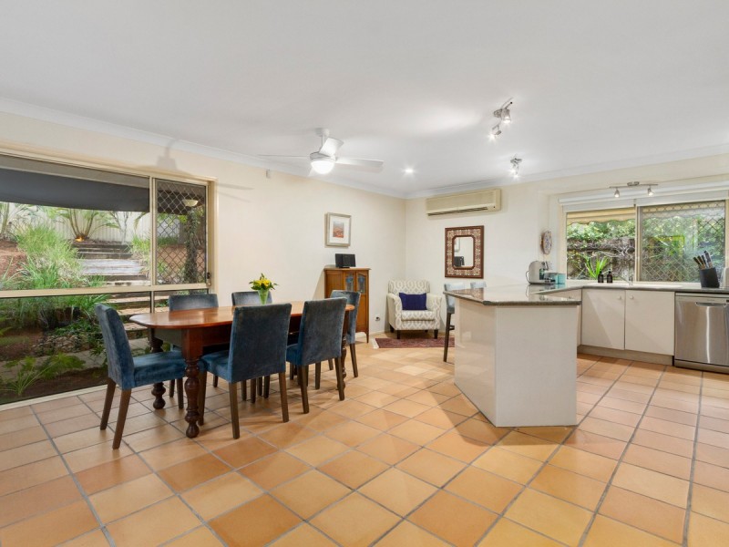 26 Edgeworth Place, Helensvale QLD 4212