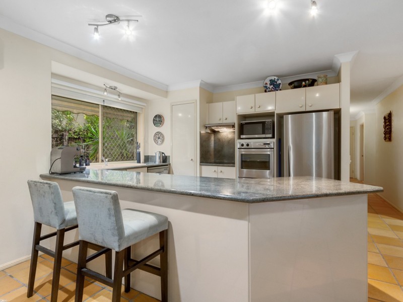 26 Edgeworth Place, Helensvale QLD 4212