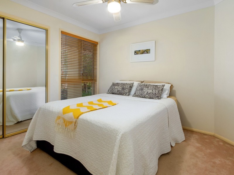 26 Edgeworth Place, Helensvale QLD 4212