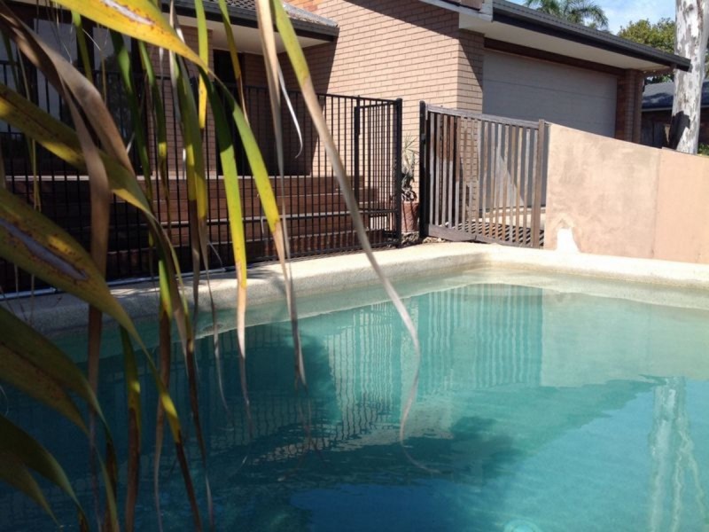 18 Atkins Place, Helensvale QLD 4212