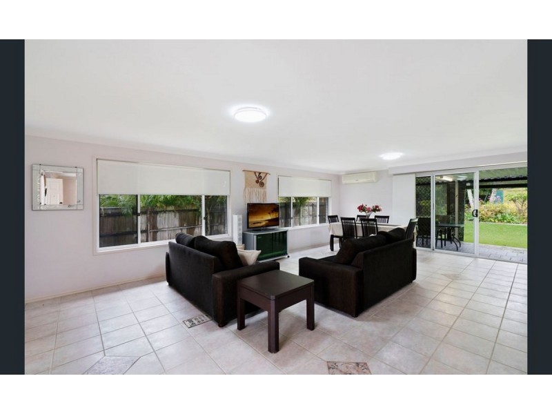 7 Lakewood Court, Helensvale QLD 4212