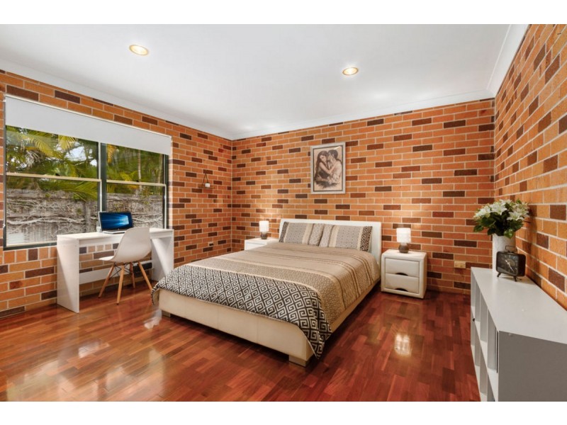 186 Mildura Drive, Helensvale QLD 4212