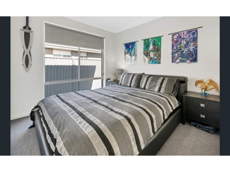 33 Greencastle Parade, Maudsland QLD 4210