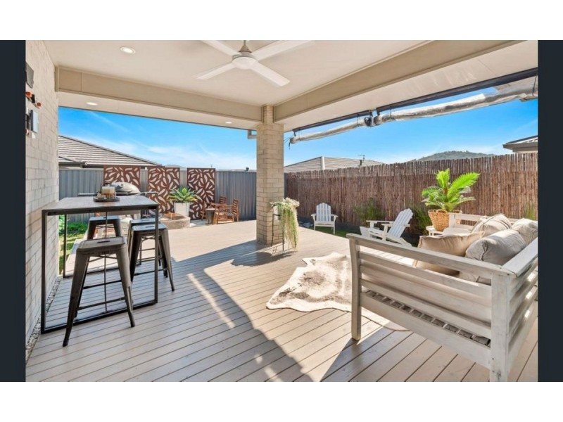 33 Greencastle Parade, Maudsland QLD 4210